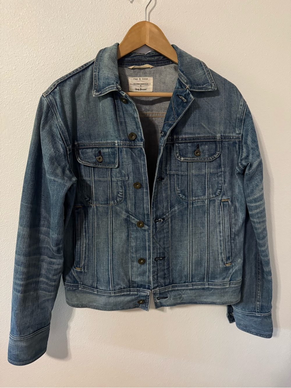 Rag & Bone Perfect Wash Denim Trucker Jacket Light Distressing USA-Small
